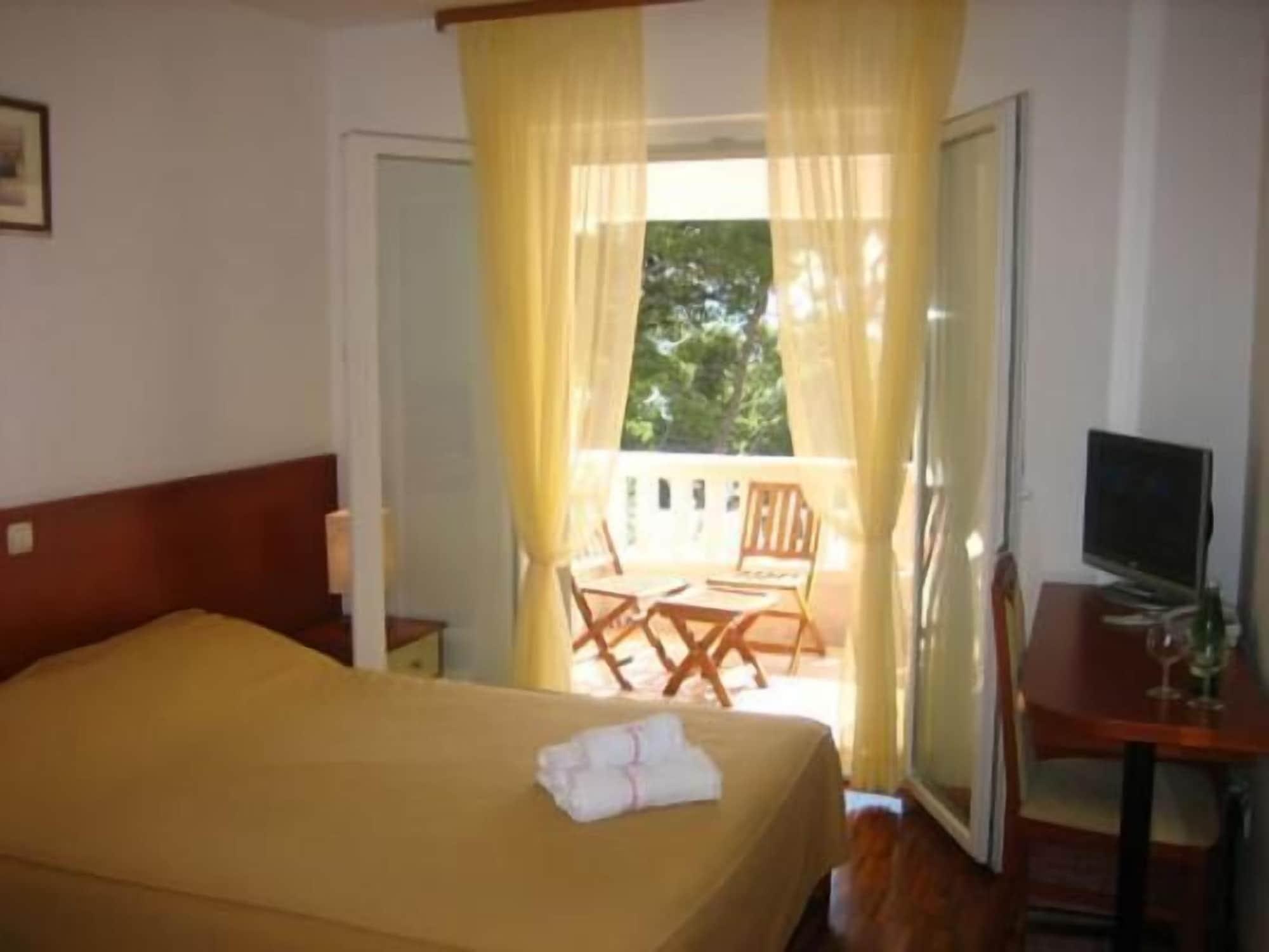 Daniela Hotel 3*